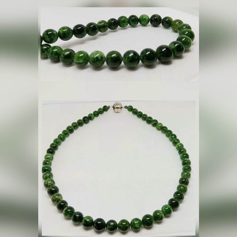 Russian Diopside Green Beaded Necklace with Magnetic Bead Clasp NWOTs.
